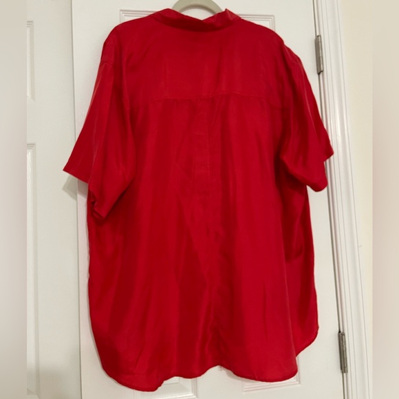 Button up. - Picture 3 of 3